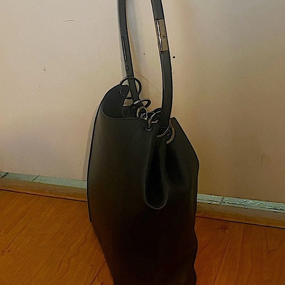 Authentic Gucci Tom Ford 99 FW Rare Black Leather Curtain Bag - Picture 10 of 16